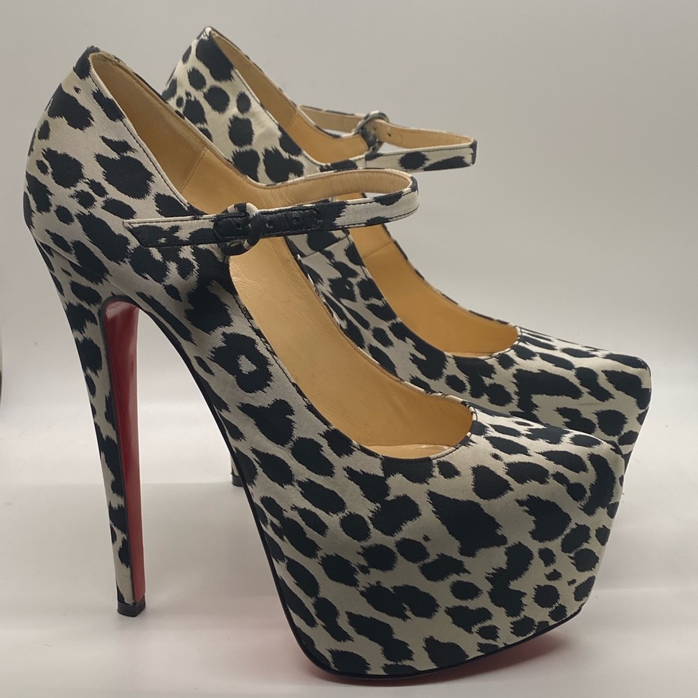 Christian Louboutin -38.5- Lady Daf -black and white- box and dust bags included